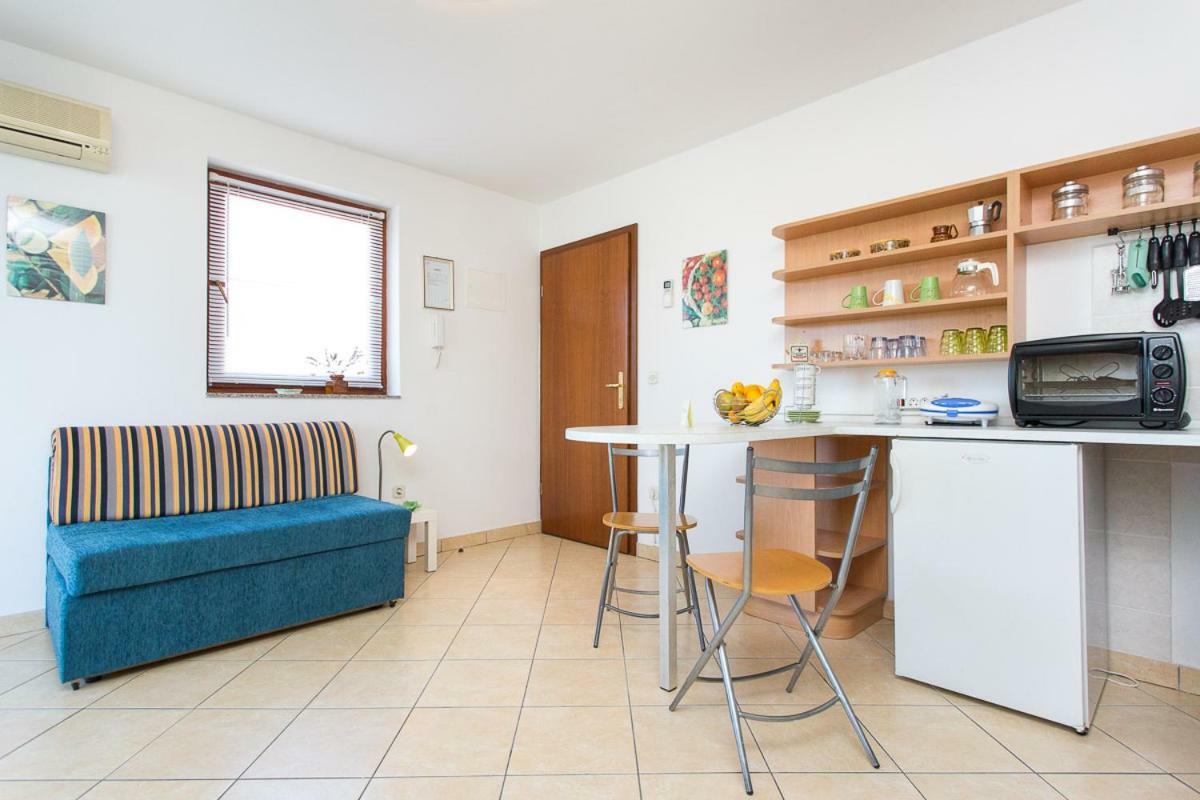 1-Bedroom Apartment With Loggia In Punat Island Krk Exteriér fotografie