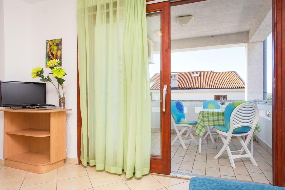 1-Bedroom Apartment With Loggia In Punat Island Krk Exteriér fotografie